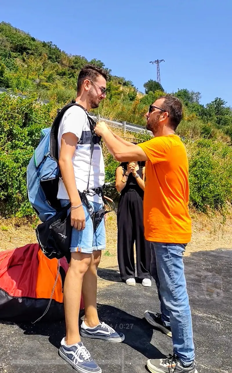 Uçuş öncesinde yolcunun kuşam bağlantılarının hazırlanması